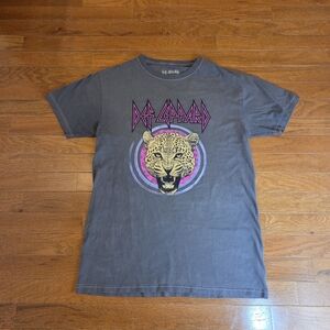 Gray Graphic Tee Def Leppard BAND TEE